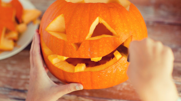 How to Keep Your Jack-O’-Lantern From Turning Into Moldy, Maggoty Mush Before Halloween How to Keep Your Jack-O’-Lantern From Turning Into Moldy, Maggoty Mush Before Halloween